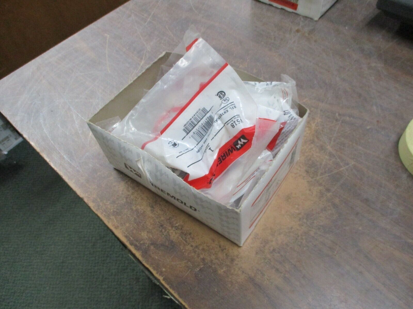 Wiremold Raceway External Elbow V518 Ivory *Box of 10* New Surplus