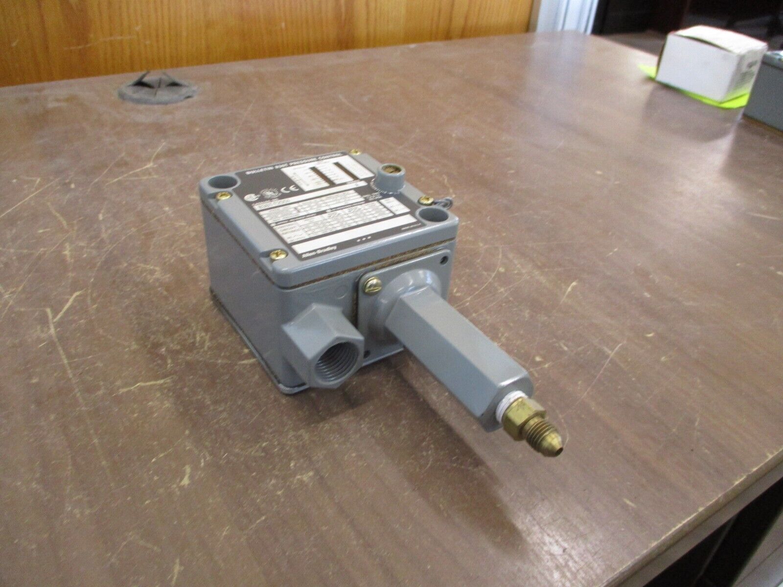 Allen-Bradley Pressure Switch 836T-T255J Ser. A Diff: 20-90PSI Range: 40-450PSI