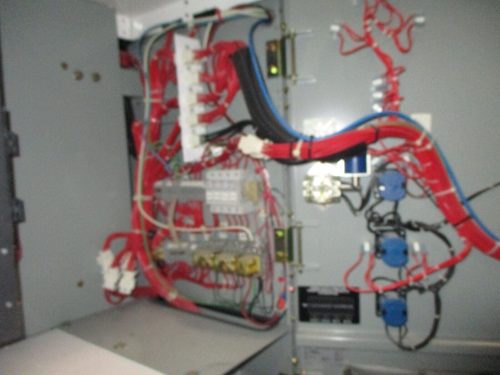 CAT / Eaton Bypass Isolation Automatic Transfer Switch BIC8C3X30800XSU 800A Used