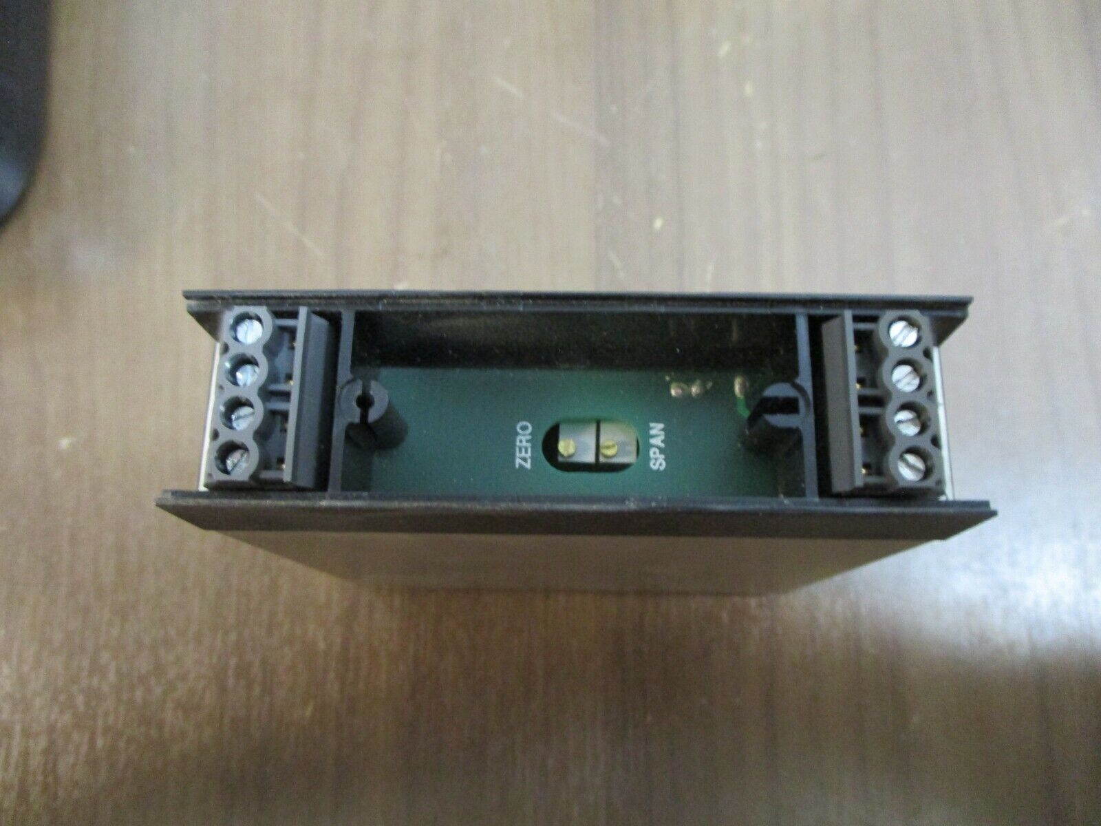 Wilkerson DC Isolated Transmitter DM4300A Input: 0-10VDC Output: 4-20mA Used