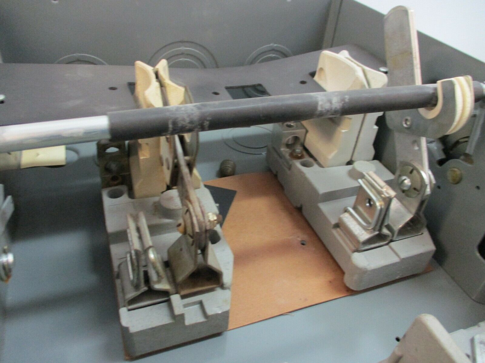 Cutler-Hammer Fusible Safety Switch/Disconnect DH324N 200A 240V Used