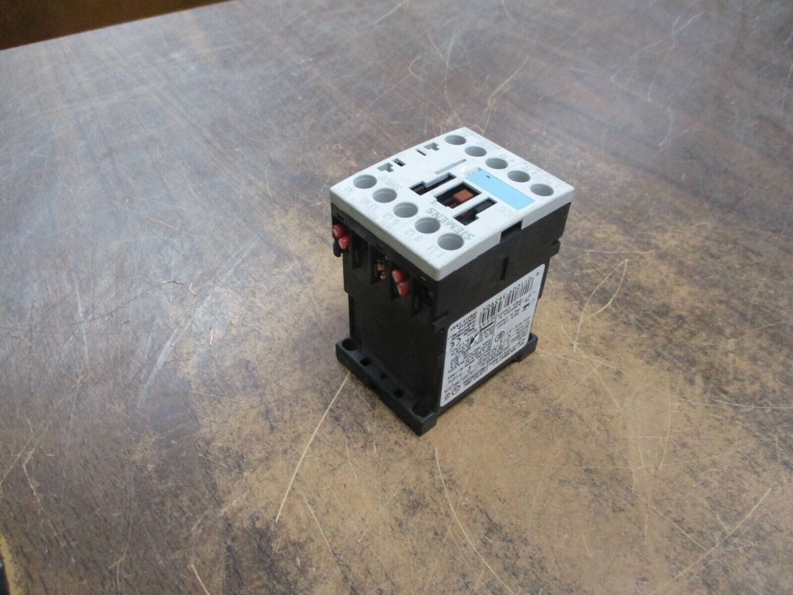 Siemens Sirius Contactor 3RT1017-1AK61 120V Coil 20A 600V Used