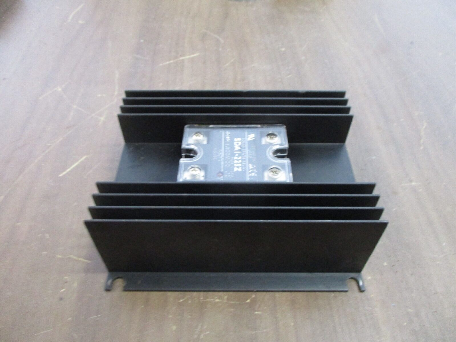 Union Elecom Solid State Relay SDA1-225Z Input: 4-32VDC Output: 240VAC 25A Used