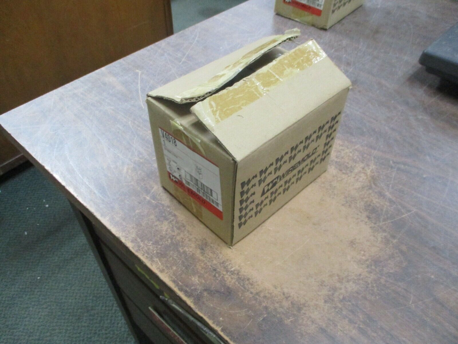 Wiremold External Elbow V4018 Ivory New Surplus