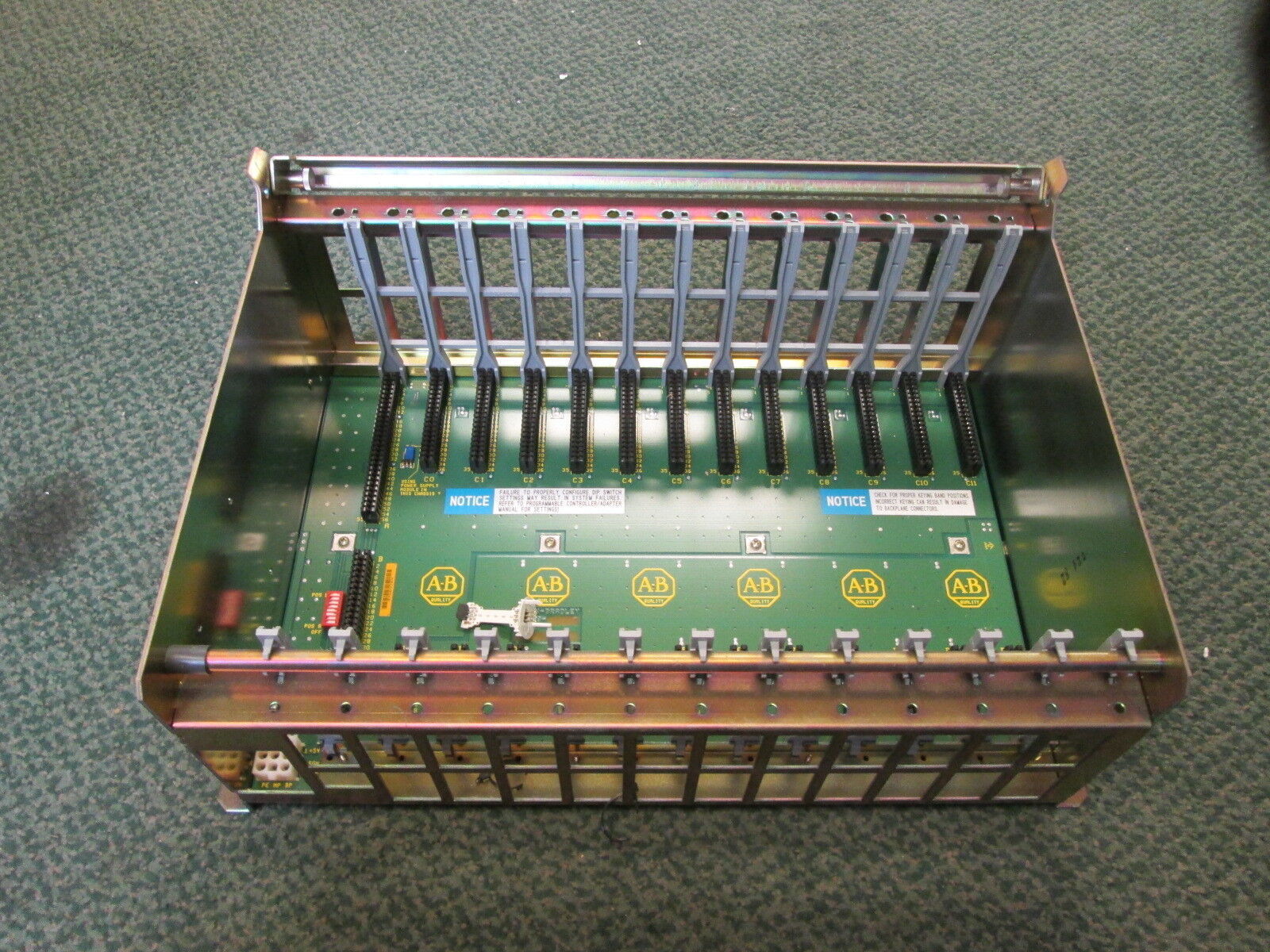 Allen-Bradley 12-Slot I/O Chassis 1771-A3B1 24A @ 5.25VDC Used