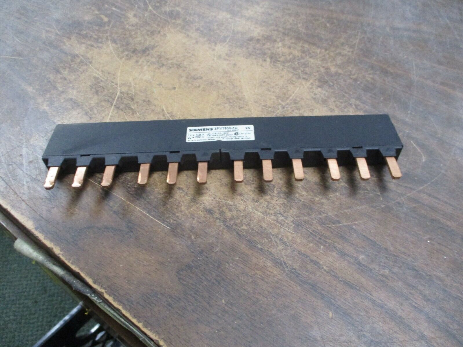 Siemens Bus Bar 3RV1935-1C 108A 600V Used