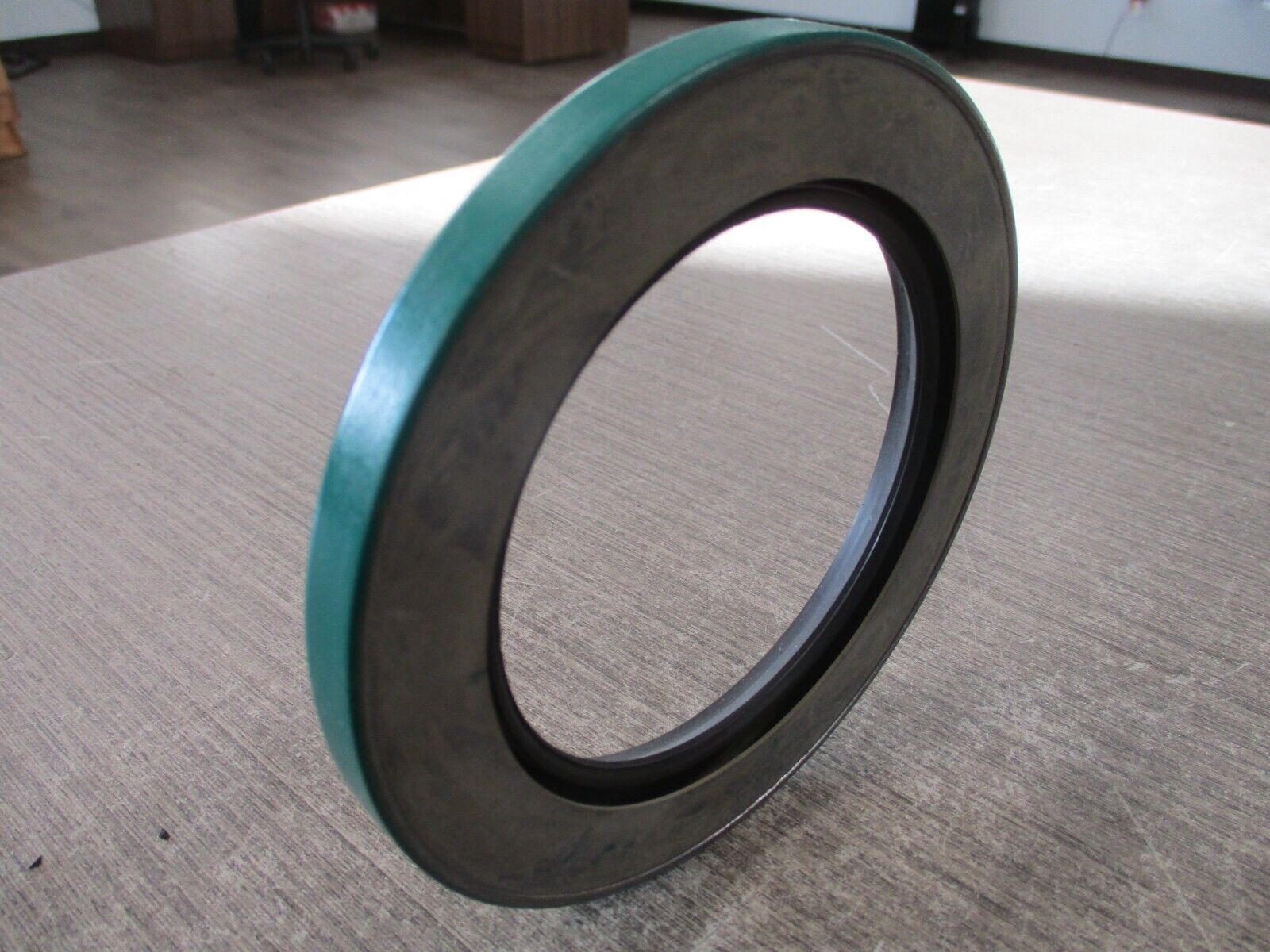 SKF Oil Seal 32560 New Surplus