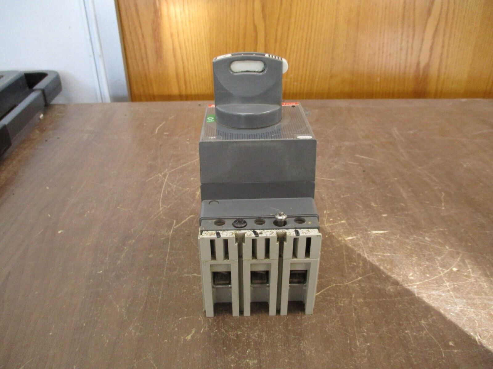 ABB SACE Tmax Breaker Disconnect T1N 70 70A 600V 3P Used