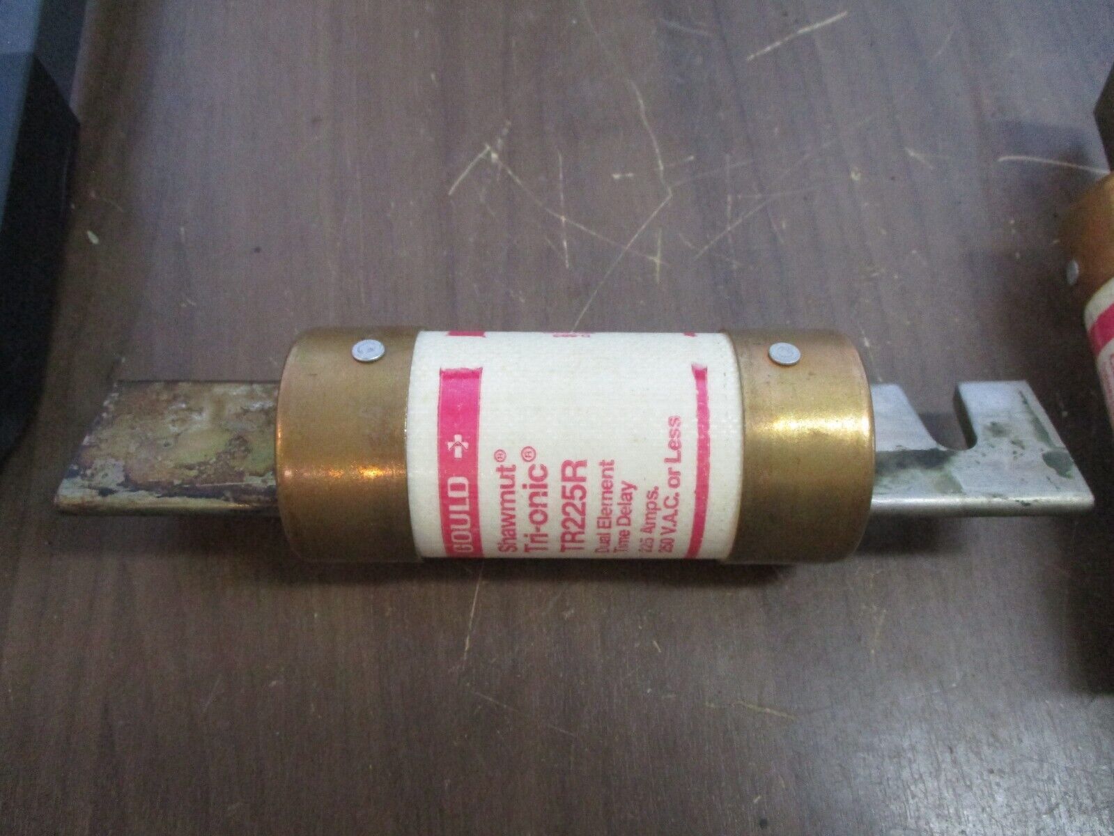 Gould Shawmut Tri-Onic Fuse TR225R 225A 250V *Lot of 2* Used