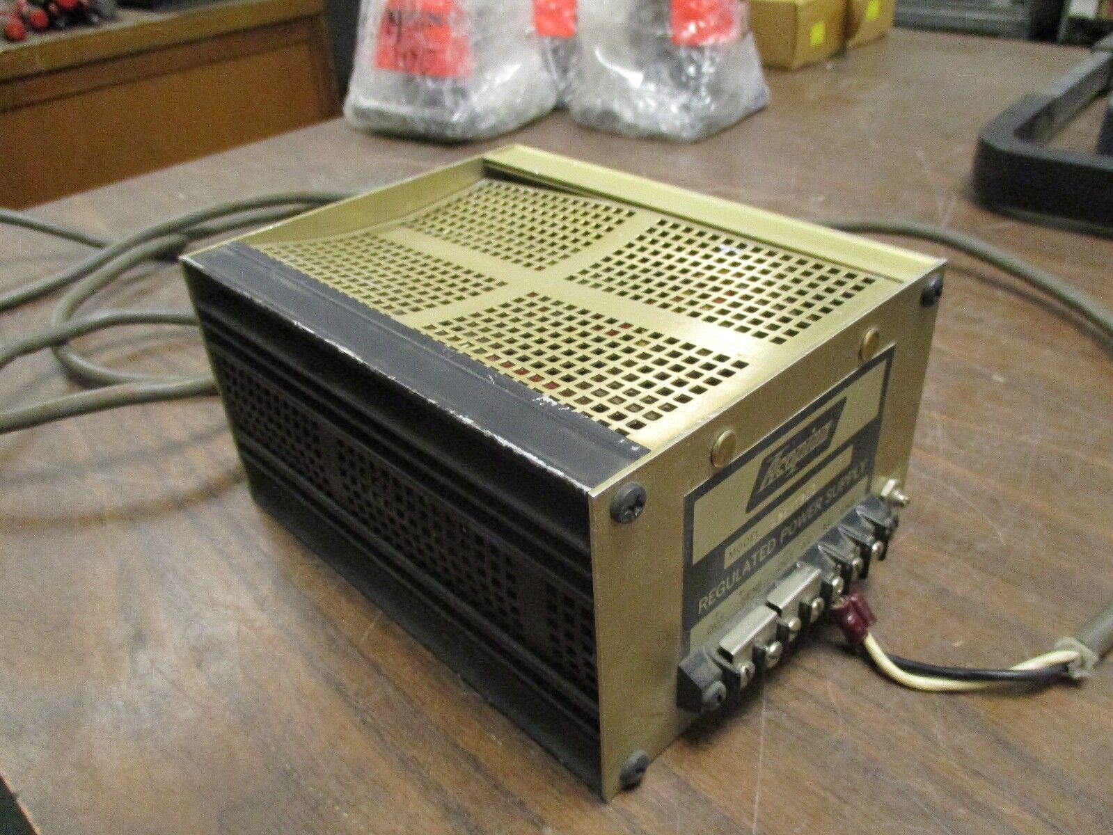 Acopian Regulated Power Supply A24MT210 *Dented Top* Used