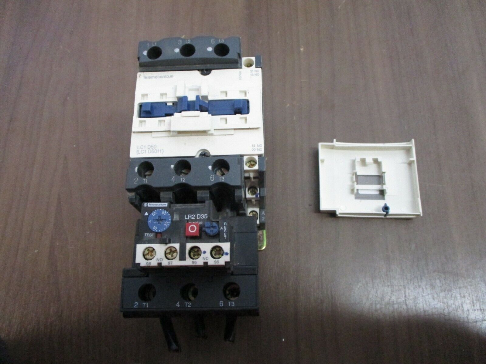 Telemecanique Starter LC1 D5011 / LR2 D3559 120V Coil Trip: 48-65A 600V Used