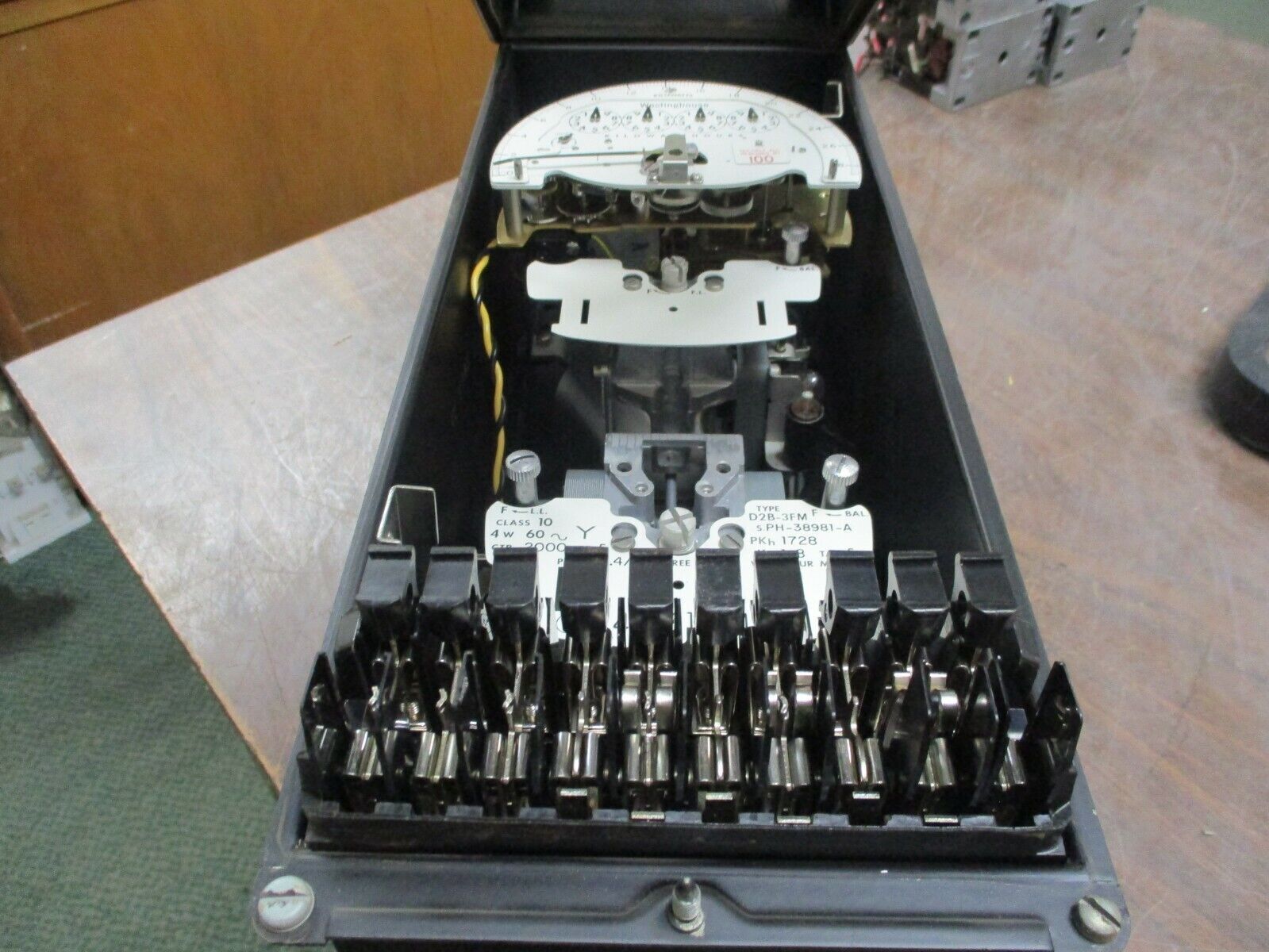 Westinghouse Three Stator Kilowatthour Meter D2B-3FM 120V 60Hz 4W Used