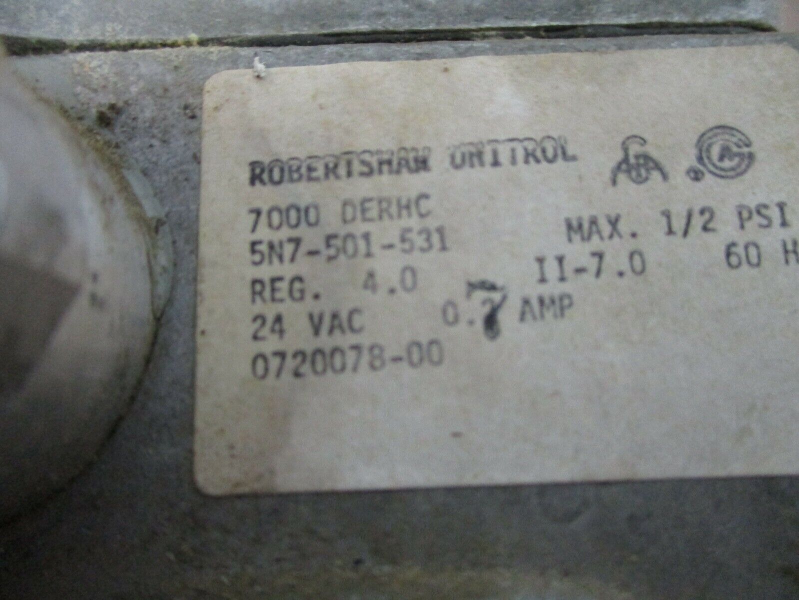Robertshaw Unitrol 7000 DERHC Gas Valve 5N7-501-531 24VAC 0.2A 60Hz 1/2PSI Used