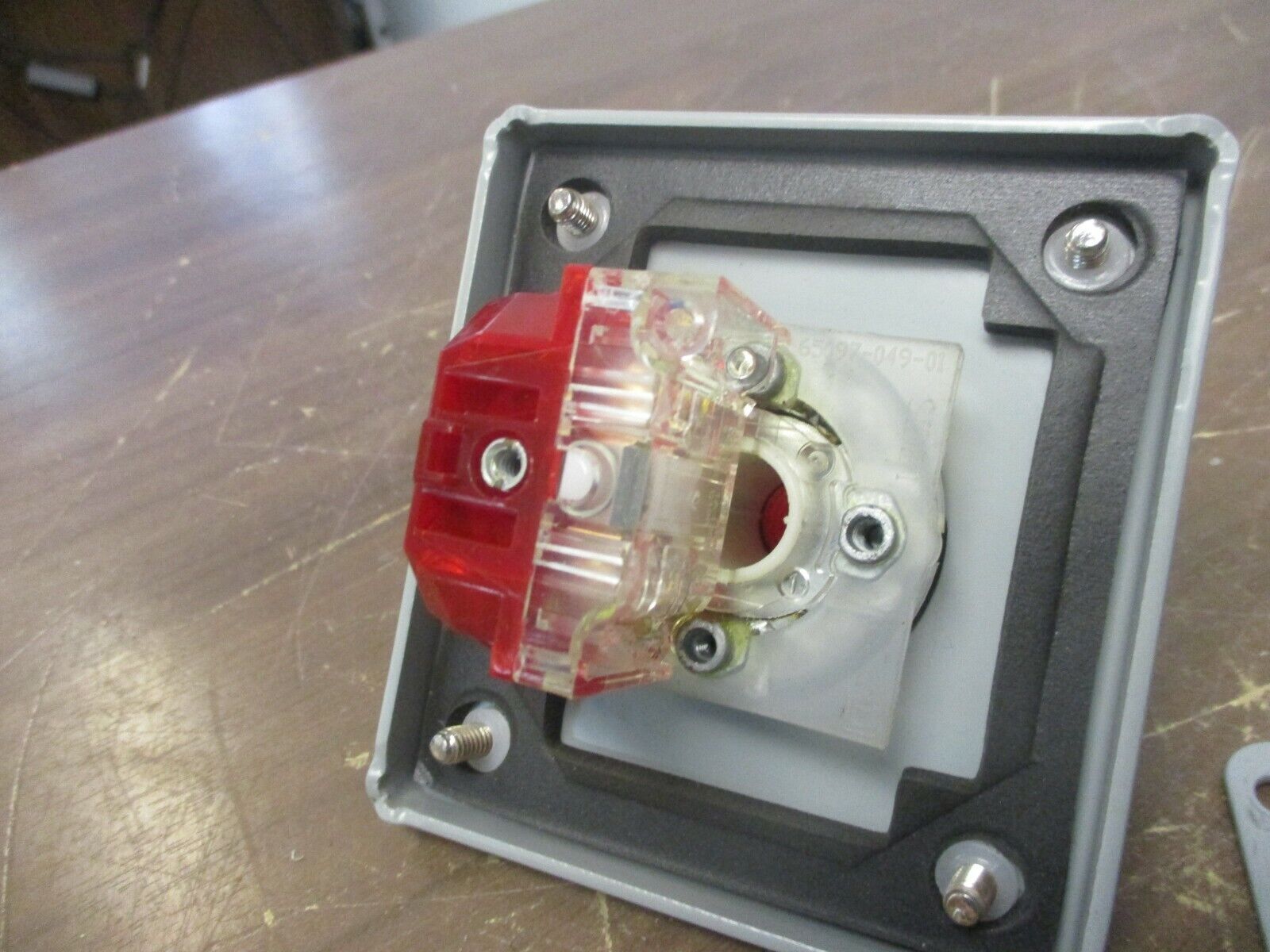 Hoffman Pushbutton Enclosure w/ Button E1PB 1-Position Type 12,13 E-Stop Button