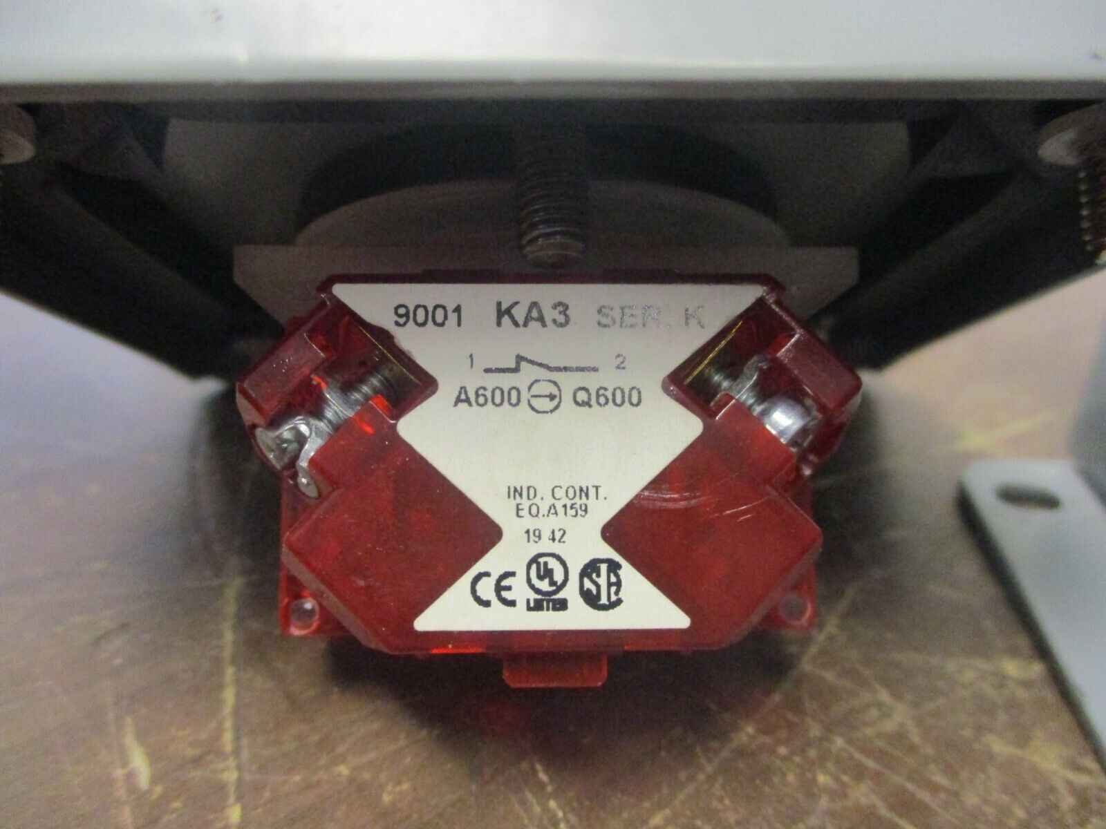 Hoffman Pushbutton Enclosure w/ Button E1PB 1-Position Type 12,13 E-Stop Button