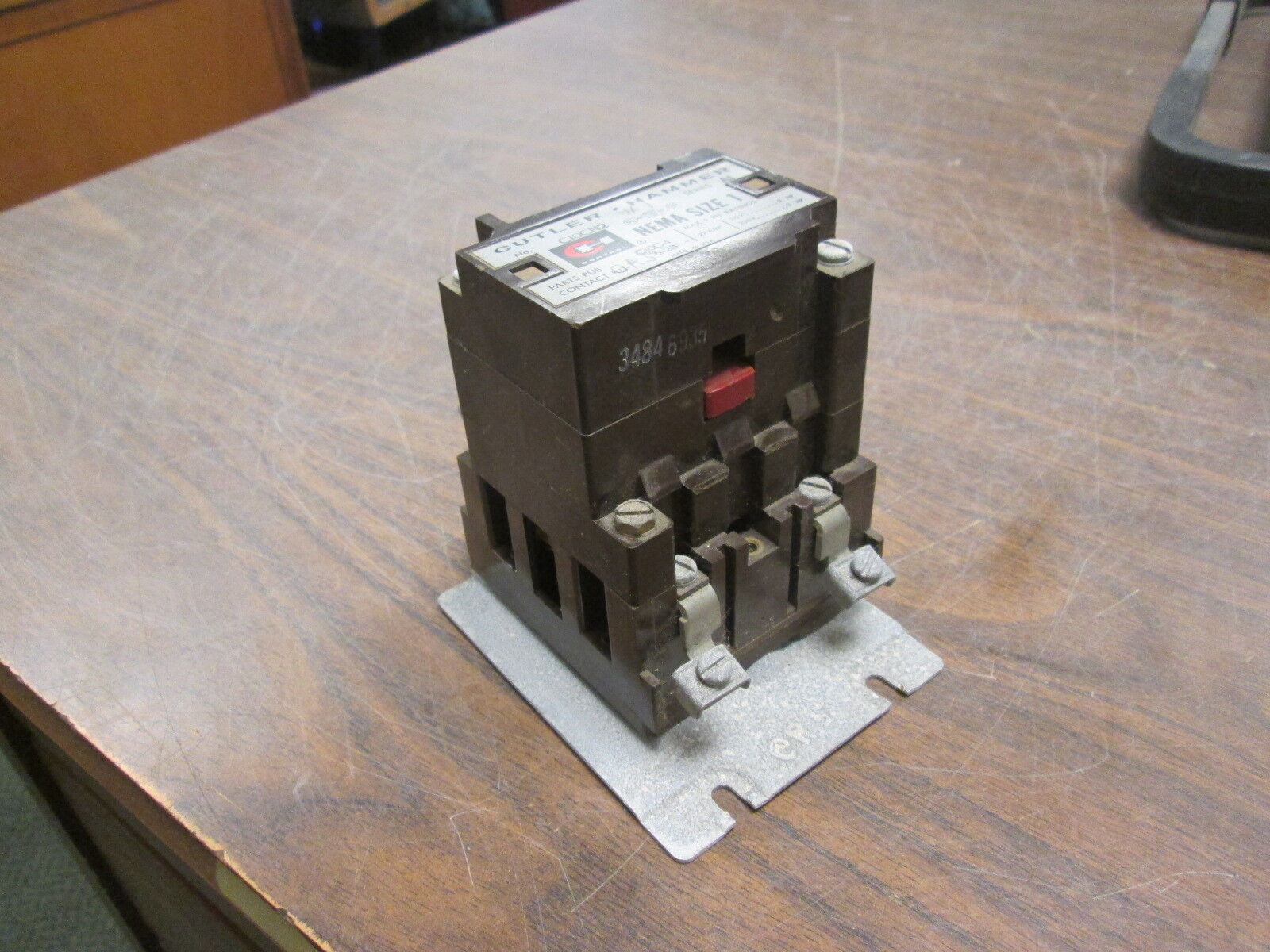 Cutler-Hammer Size 1 Contactor C10CN2 120V Coil 27A *Crack on Side* Used