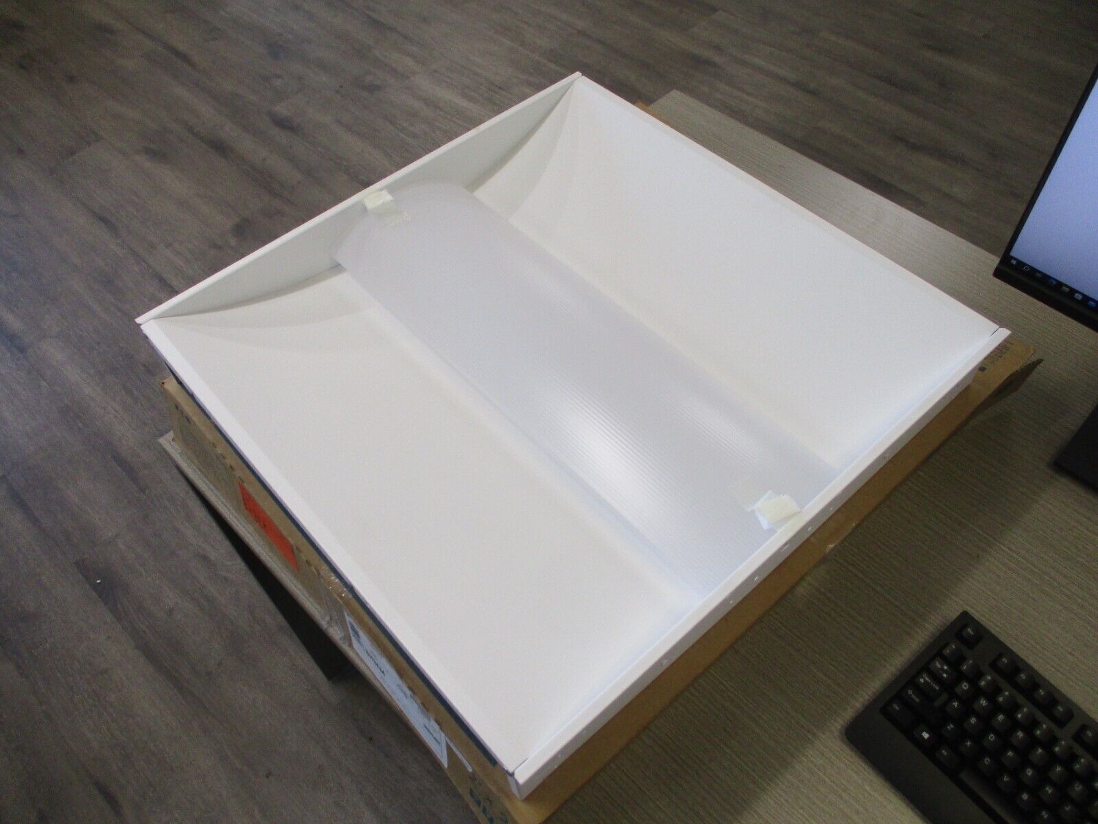 Eaton Metalux Recessed Troffer 22CZ2-20-UNV-L835-CD1-U 2'x2' *New Surplus*