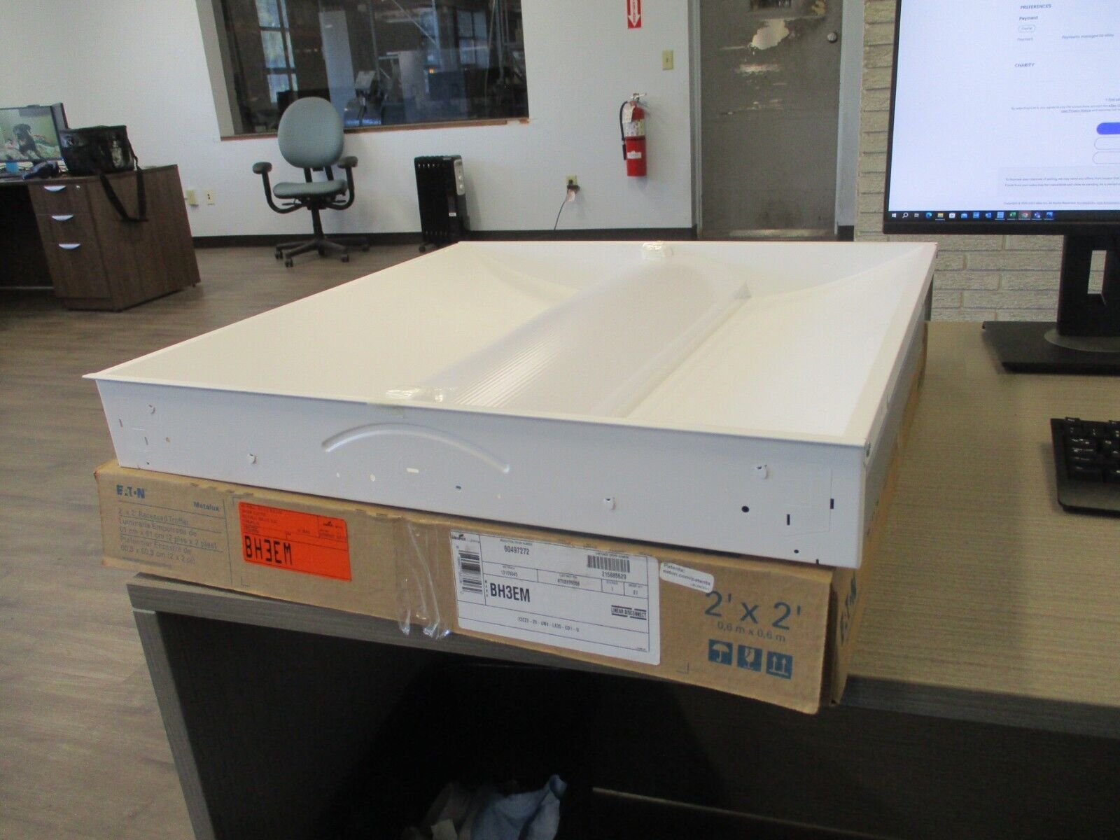 Eaton Metalux Recessed Troffer 22CZ2-20-UNV-L835-CD1-U 2'x2' *New Surplus*