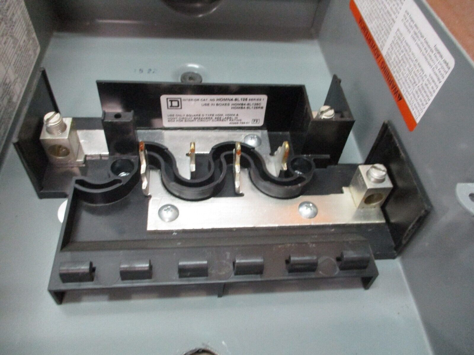 Square D Homeline 3R Load Center HOM4-8L125GRB Ser. 001 125A 120/240V 1Ph Used
