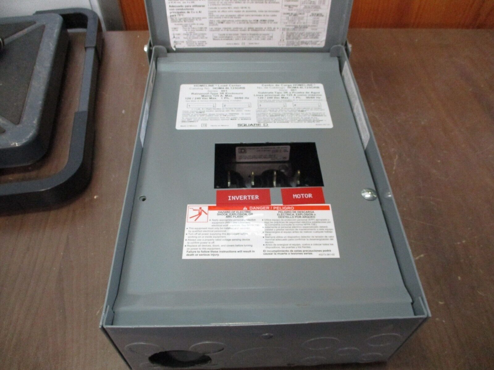 Square D Homeline 3R Load Center HOM4-8L125GRB Ser. 001 125A 120/240V 1Ph Used
