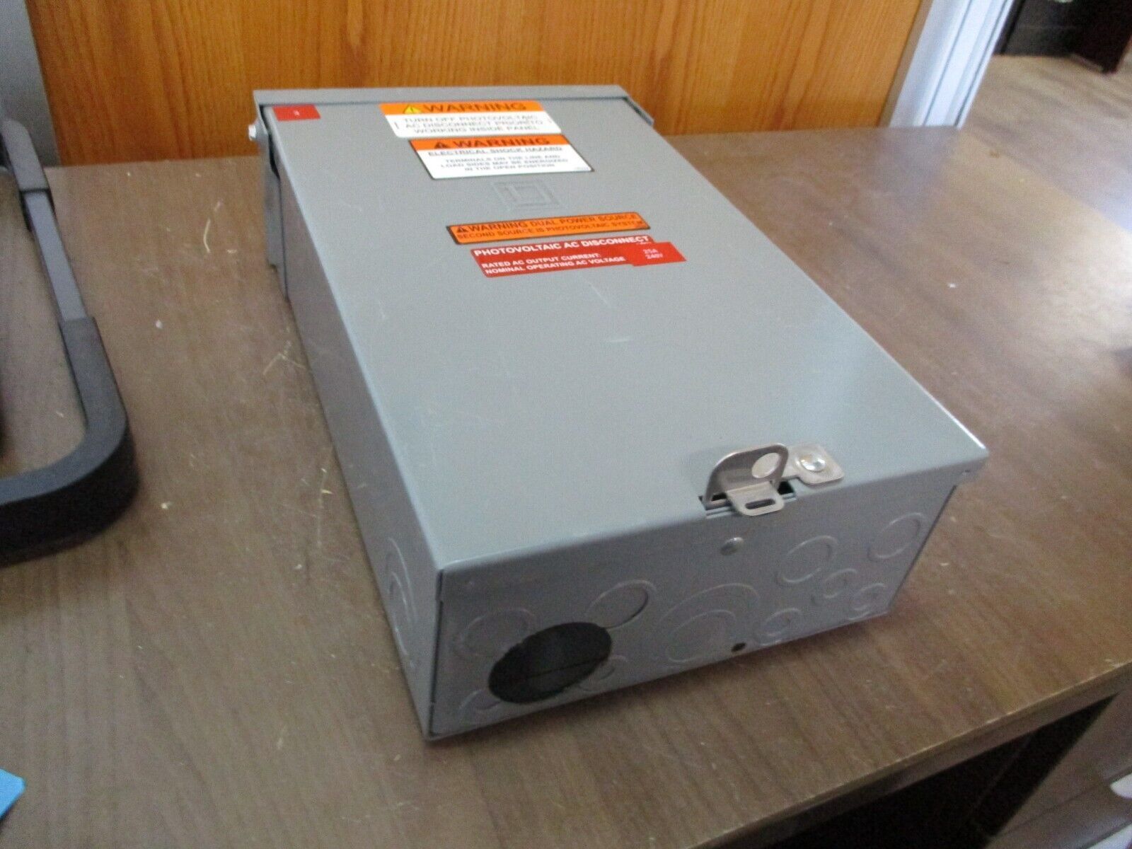 Square D Homeline 3R Load Center HOM4-8L125GRB Ser. 001 125A 120/240V 1Ph Used