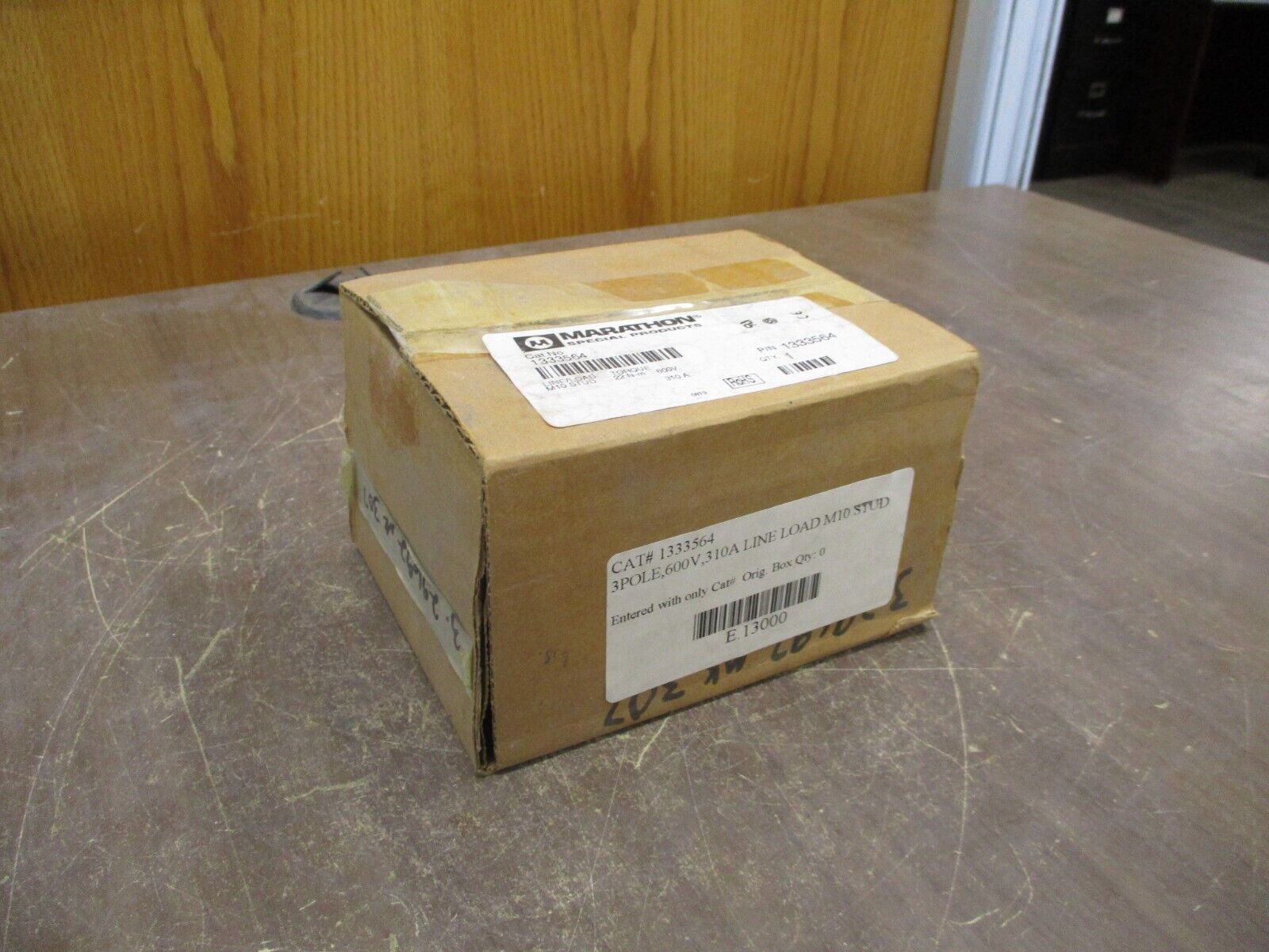 Marathon Power Distribution Block 1333564 310A 600V 3P Line/Load: M10 STUD