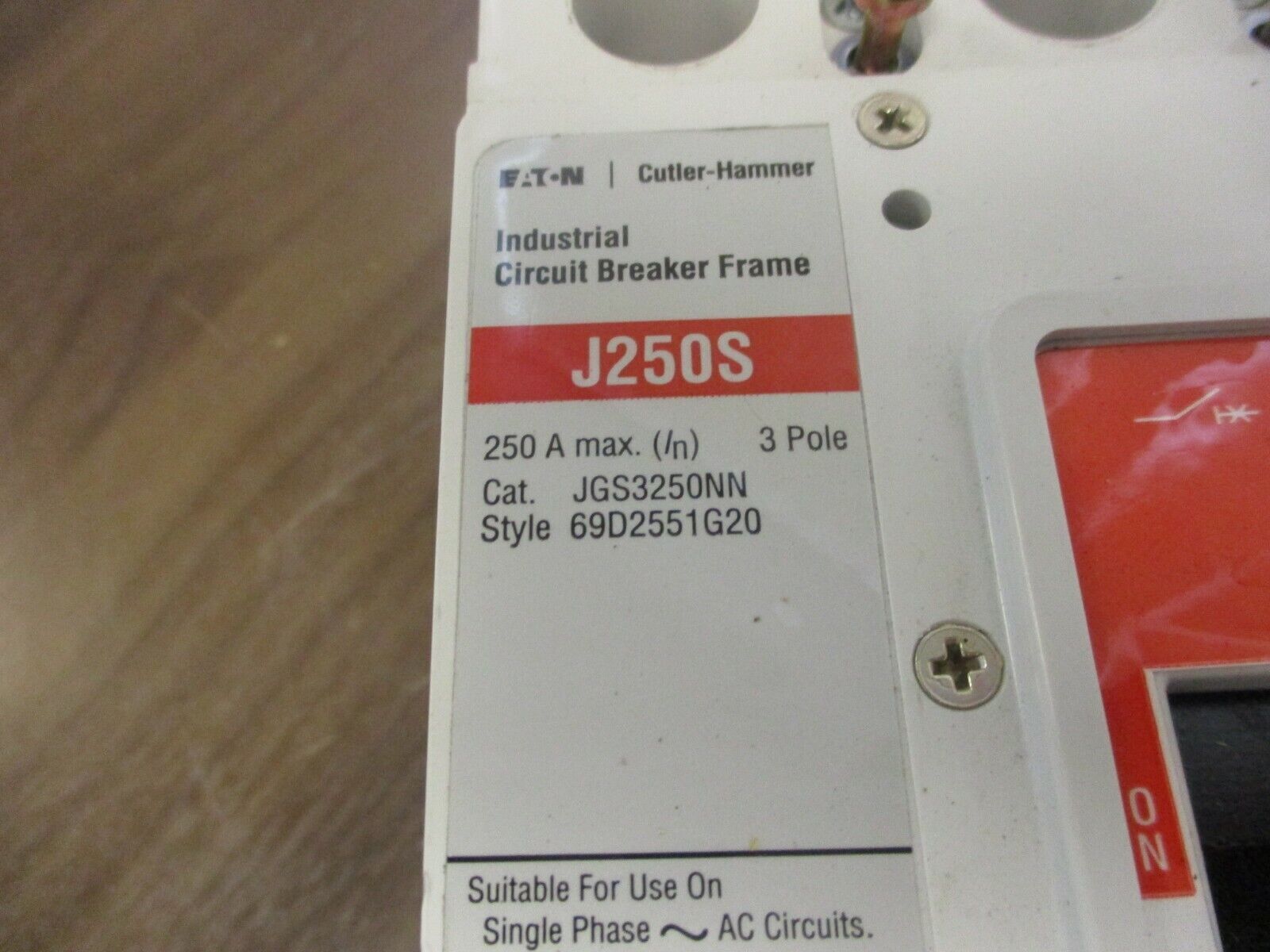 Eaton J250S Circuit Breaker JGS3250NN 250A 600V 3P Used
