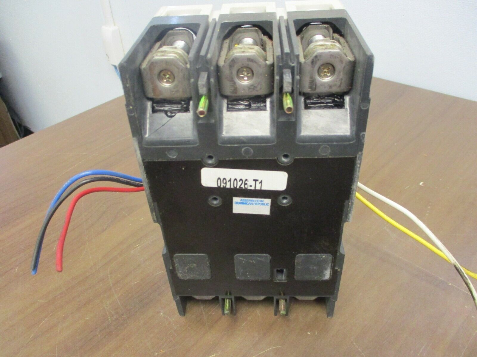 Eaton J250S Circuit Breaker JGS3250NN 250A 600V 3P Used