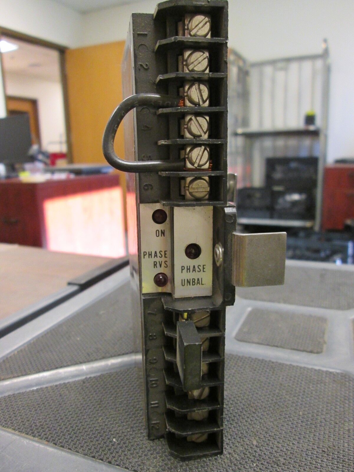 Cutler-Hammer Phase Monitor Relay C323PN12B 208-240V 50/60Hz