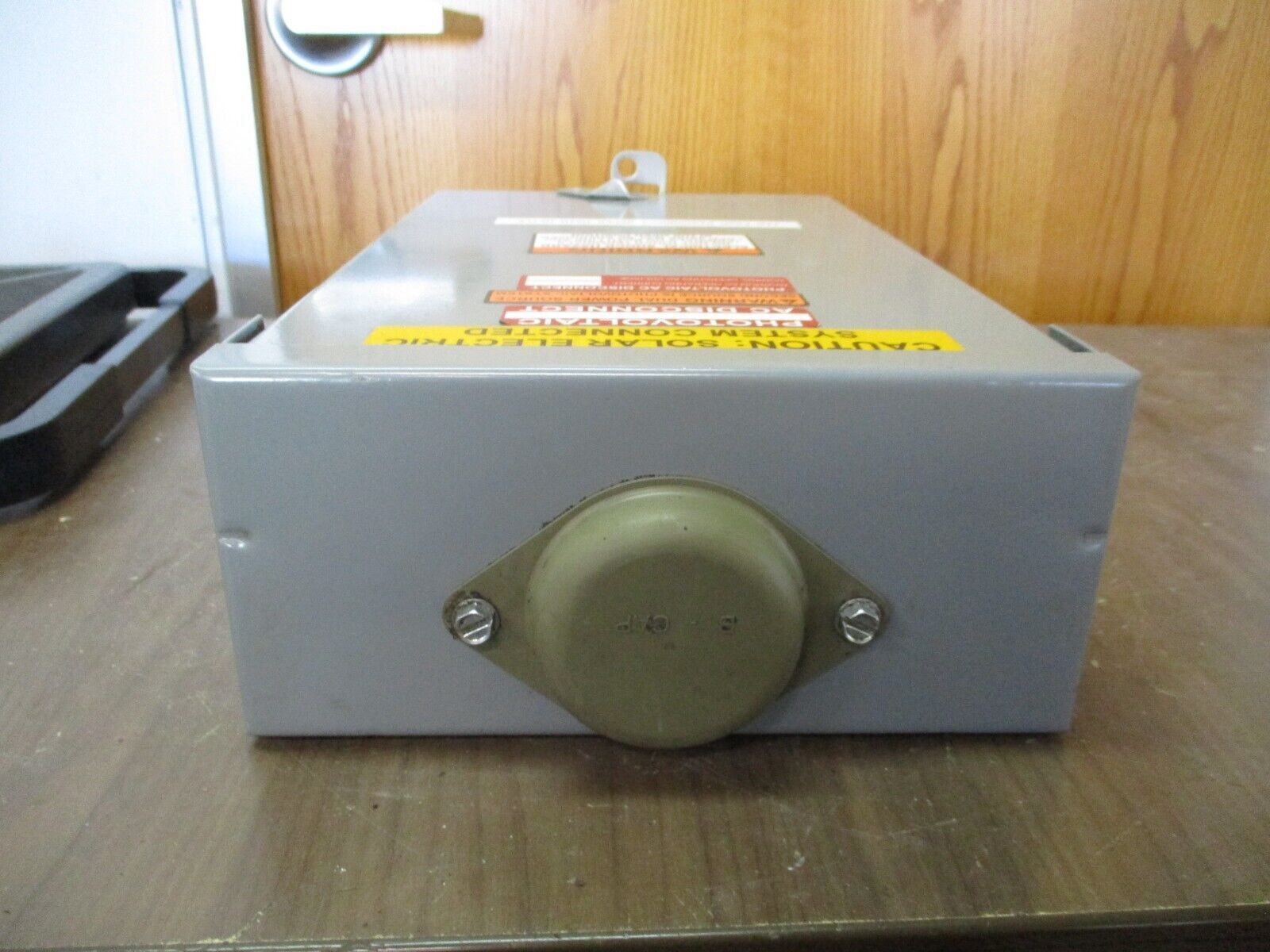 Square D Homeline 3R Load Center HOM4-8L125GRB 125A 120/240V 1Ph 4-Slot Used