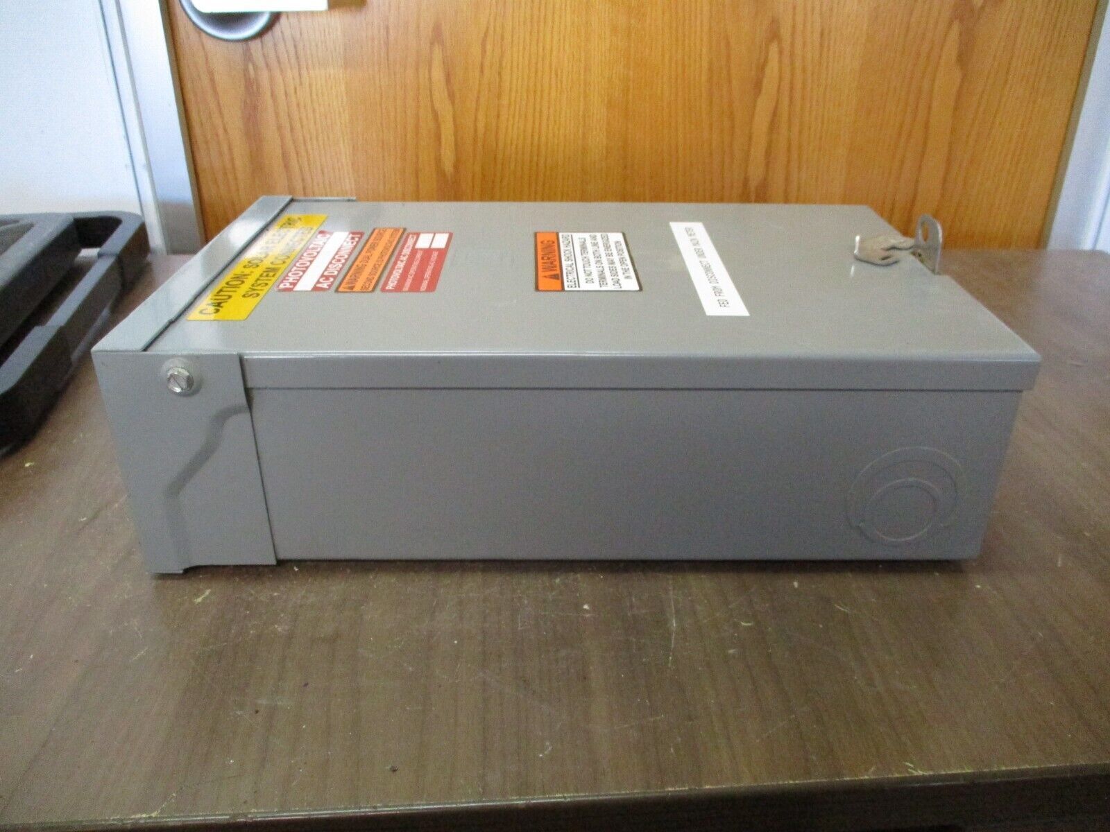 Square D Homeline 3R Load Center HOM4-8L125GRB 125A 120/240V 1Ph 4-Slot Used