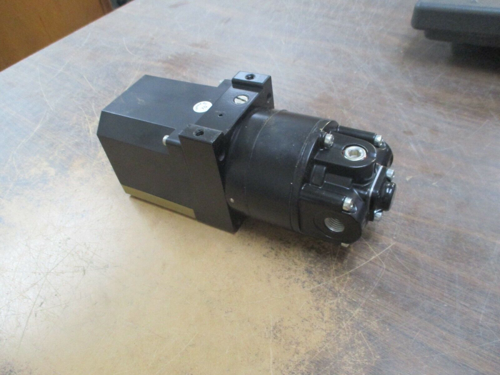 Fairchild T9000 Series Digital Electronic Pressure Controller T9020-40402NNJFE