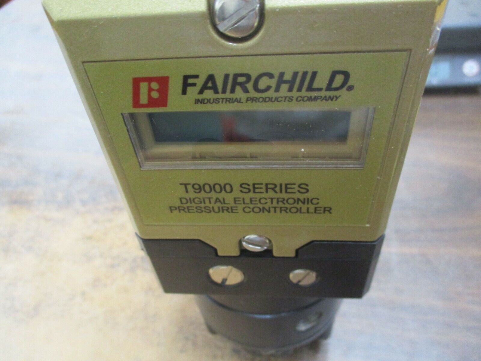 Fairchild T9000 Series Digital Electronic Pressure Controller T9020-40402NNJFE