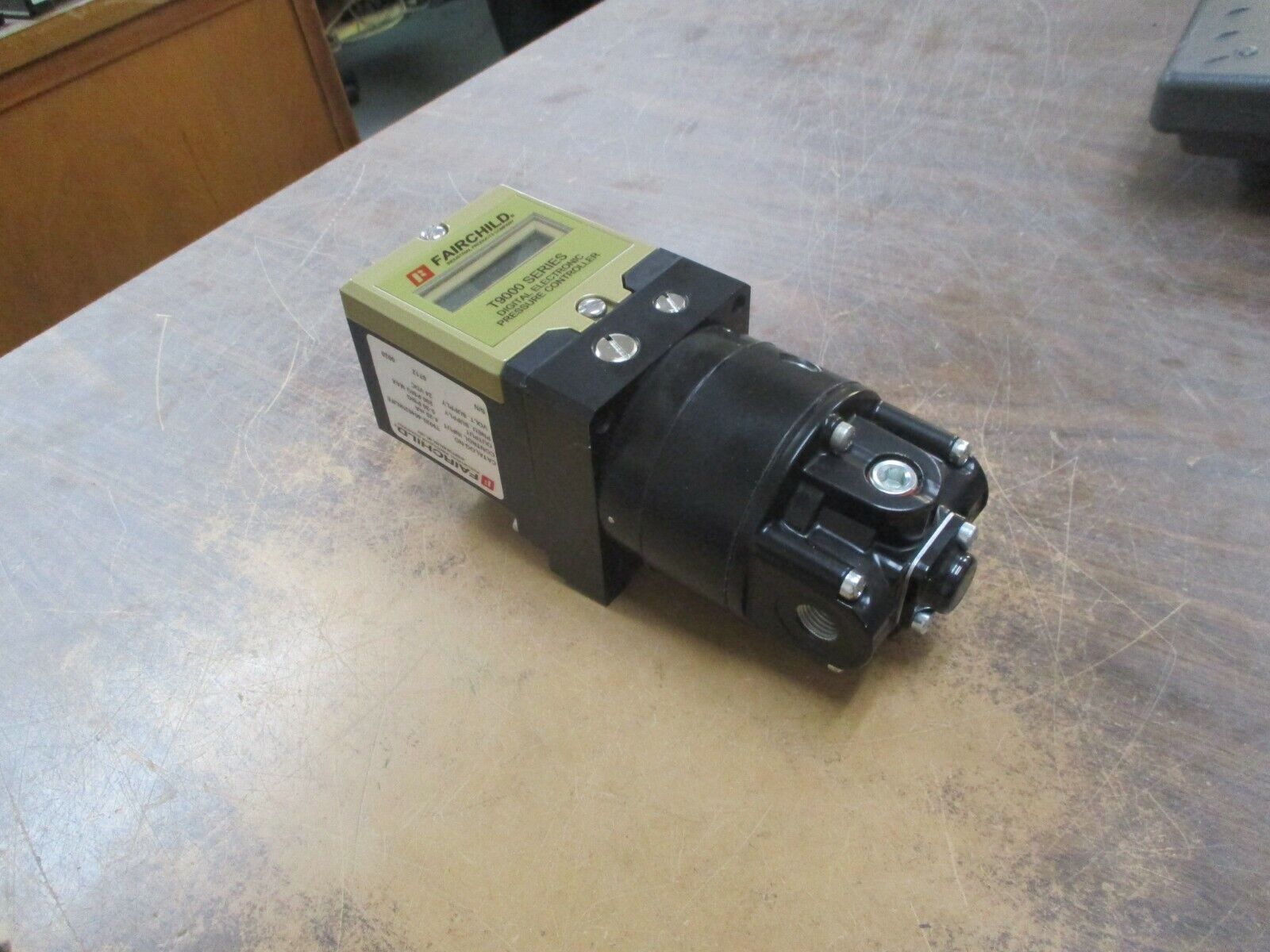 Fairchild T9000 Series Digital Electronic Pressure Controller T9020-40402NNJFE