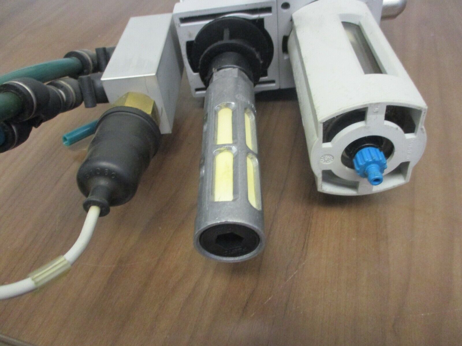 Festo Filter Regulator w/ Shut Off Valve MS6-LFR-1/2-D6-ERM-AS/MS6-EE-1/2-V24-S