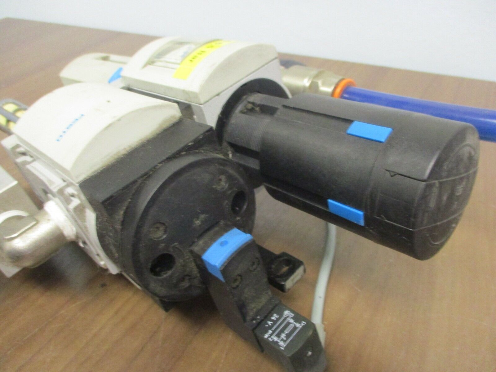 Festo Filter Regulator w/ Shut Off Valve MS6-LFR-1/2-D6-ERM-AS/MS6-EE-1/2-V24-S