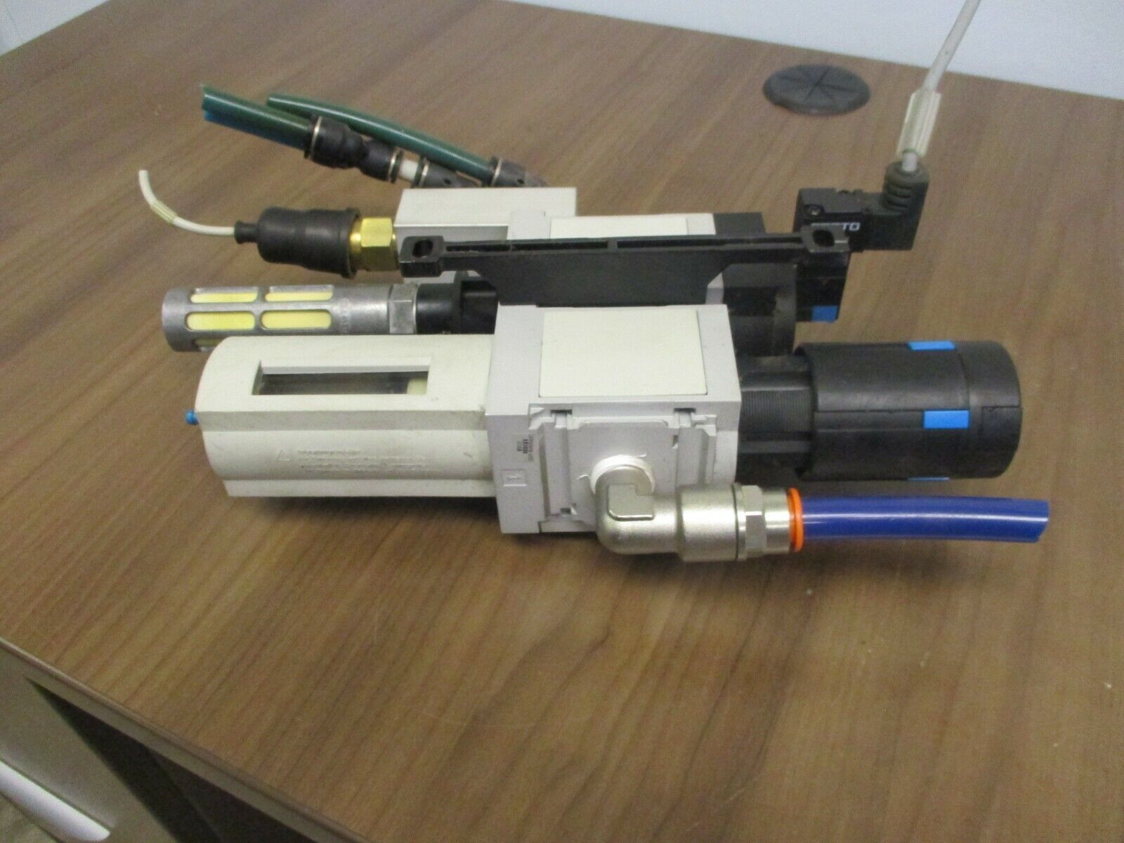 Festo Filter Regulator w/ Shut Off Valve MS6-LFR-1/2-D6-ERM-AS/MS6-EE-1/2-V24-S