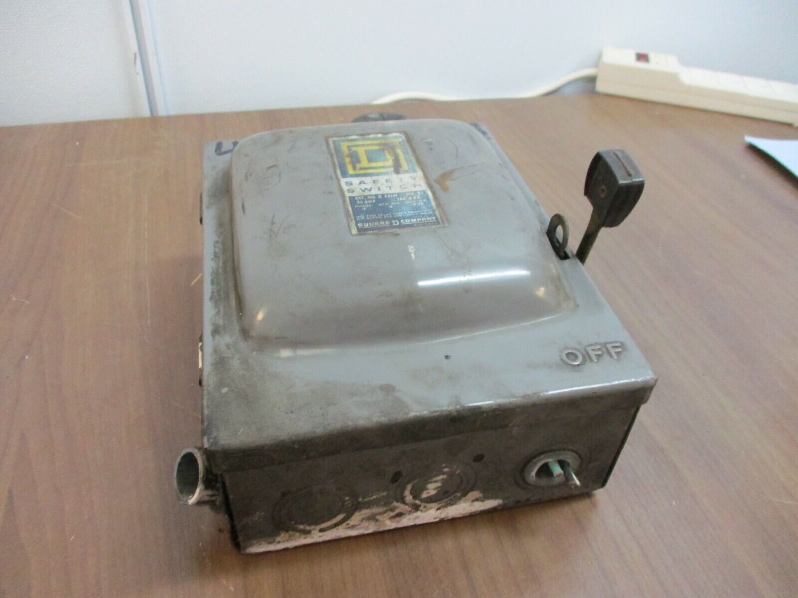 Square D Fusible Safety Switch/Disconnect D 321-N 30A 240V 3Ph Used
