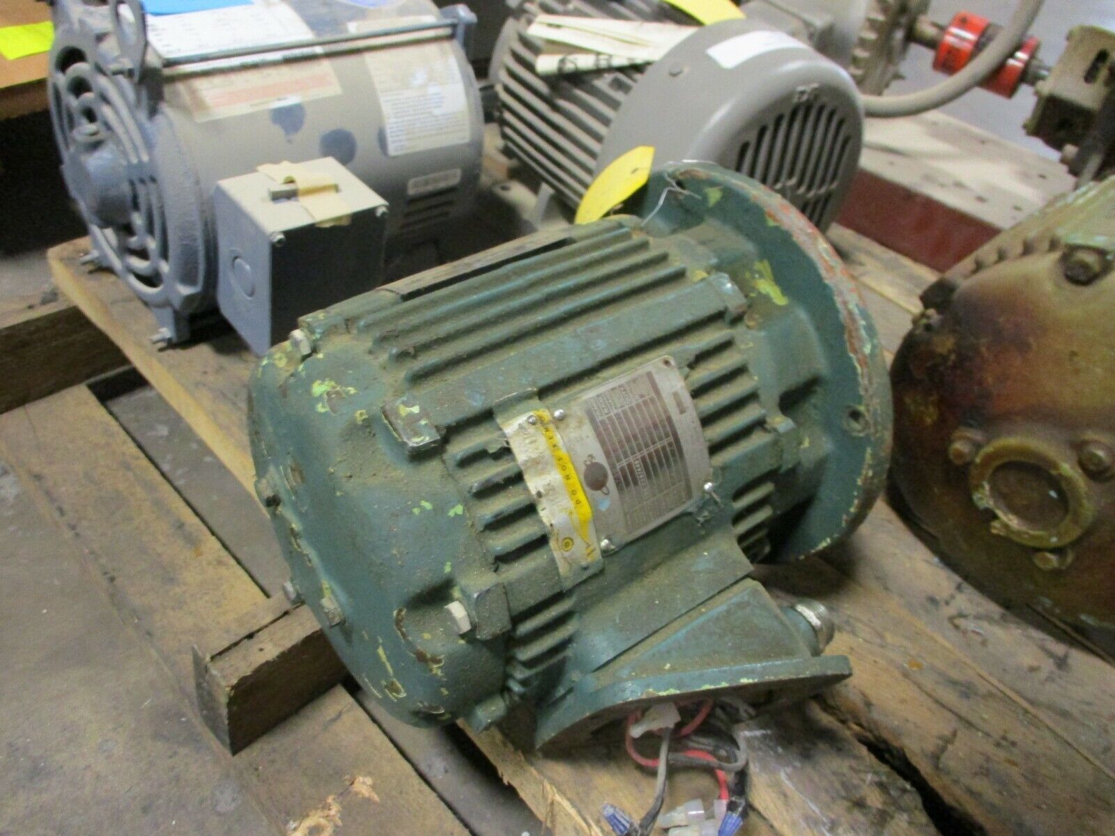 Louis Allis Induction AC Motor 2574826 1.5 HP 1200RPM 208-220/440V 3Ph 5.4/2.7A
