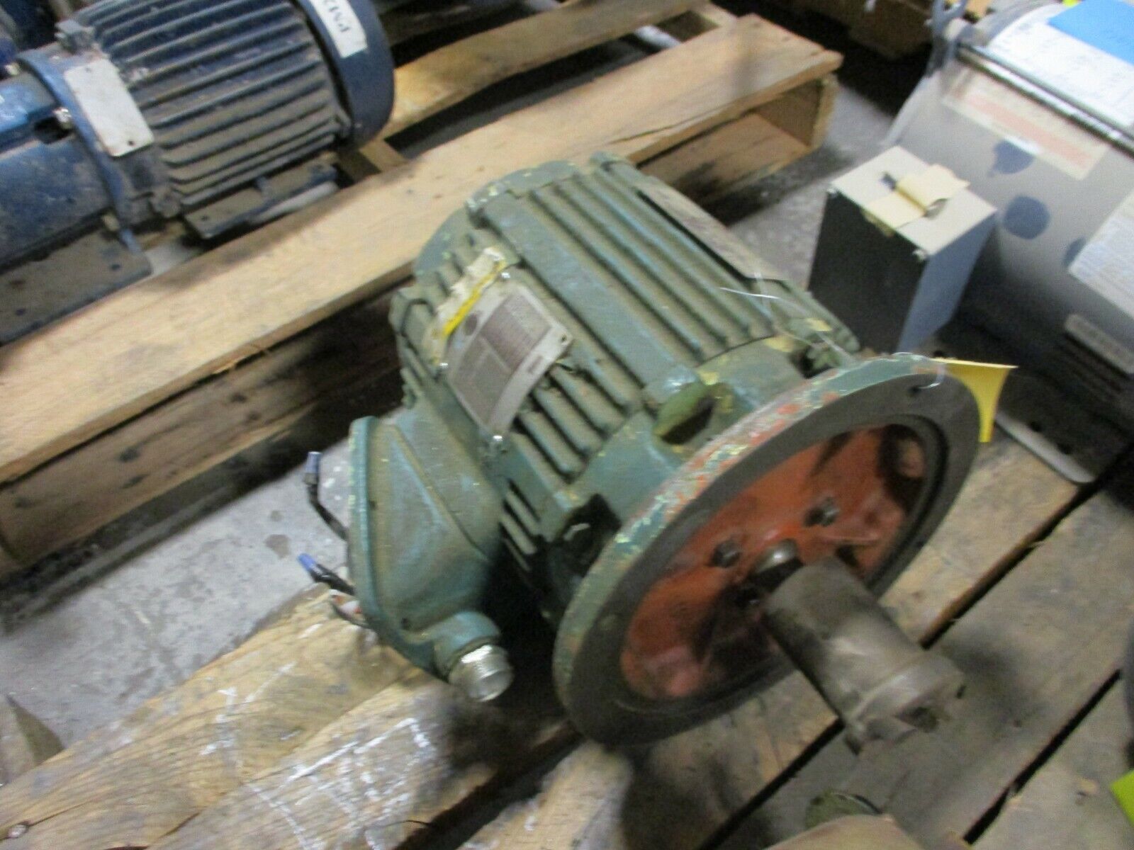 Louis Allis Induction AC Motor 2574826 1.5 HP 1200RPM 208-220/440V 3Ph 5.4/2.7A