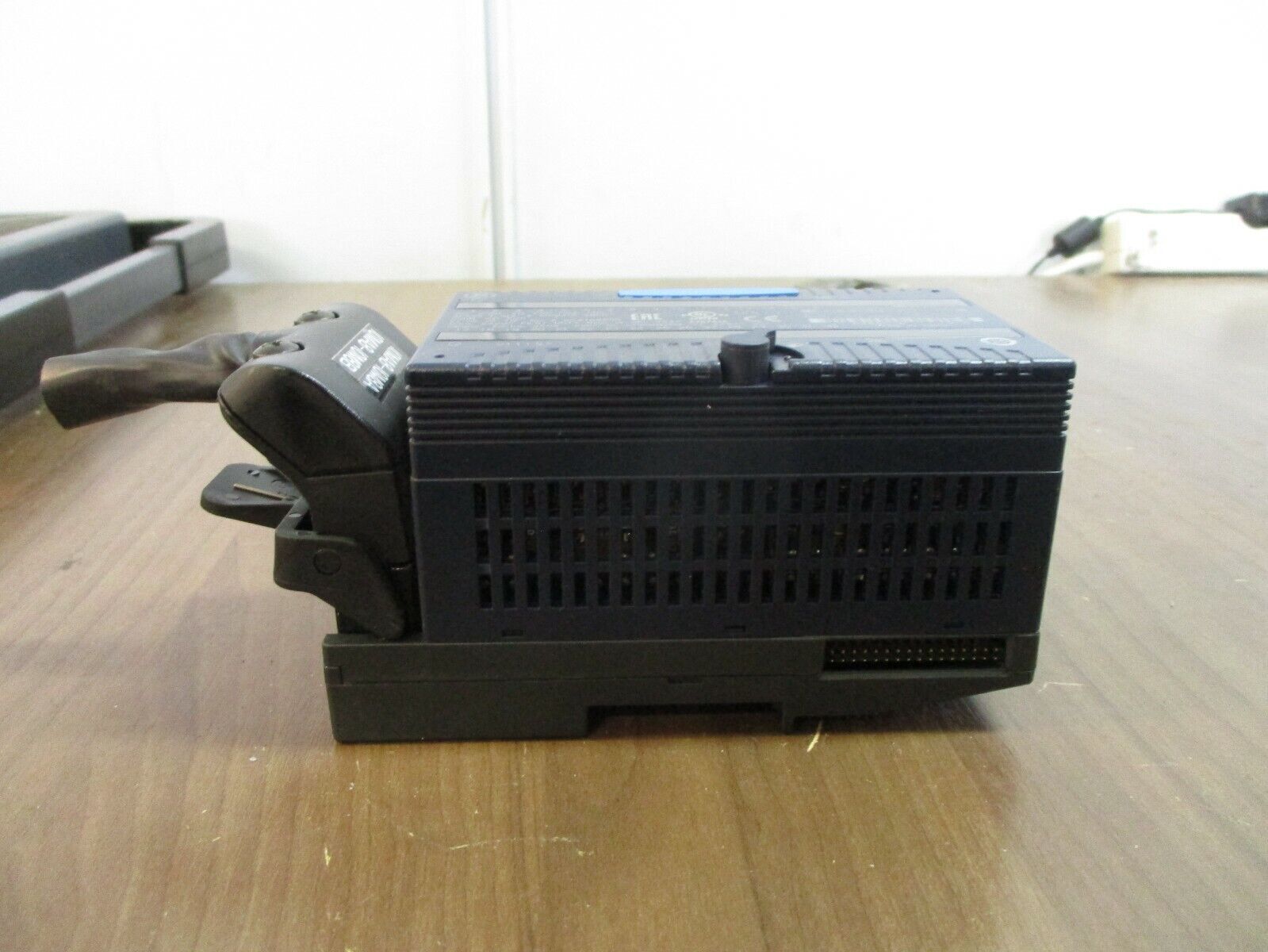 GE VersaMax Discrete Output Positive Logic Module IC200MDL750K 32PT 12/24VDC