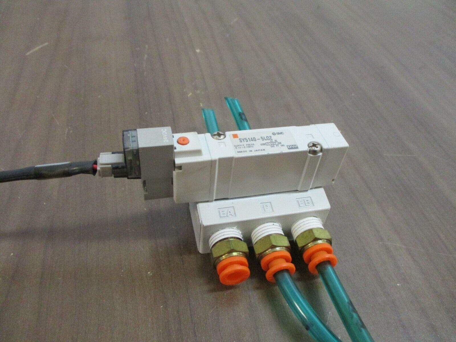 SMC Solenoid Valve SY5140-5LOV Supply: 0.15-0.7MPa Used