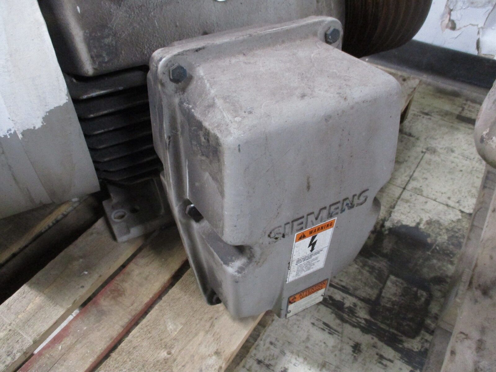 Siemens PE-21 Plus RGZZESD AC Motor 1MJ03654XE41 75HP 1800RPM 460V 87A 60Hz 3Ph