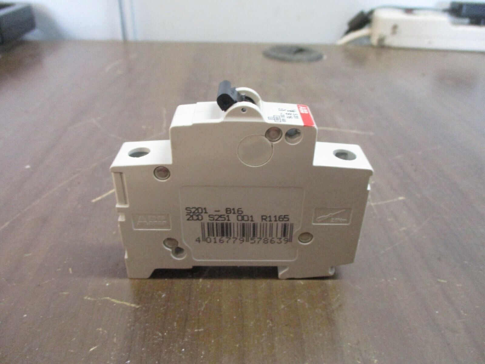 CAT / ABB Circuit Breaker 114-1143 / S201 B16 230/400V 16A 1P New Surplus