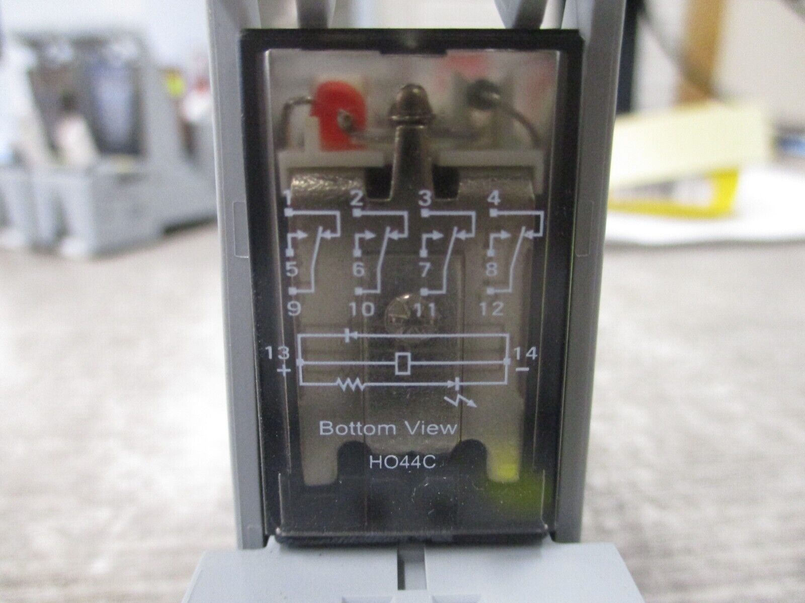 Hongfa Relay W/Base HF18FH-024-4Z1DJ 24VDC Used