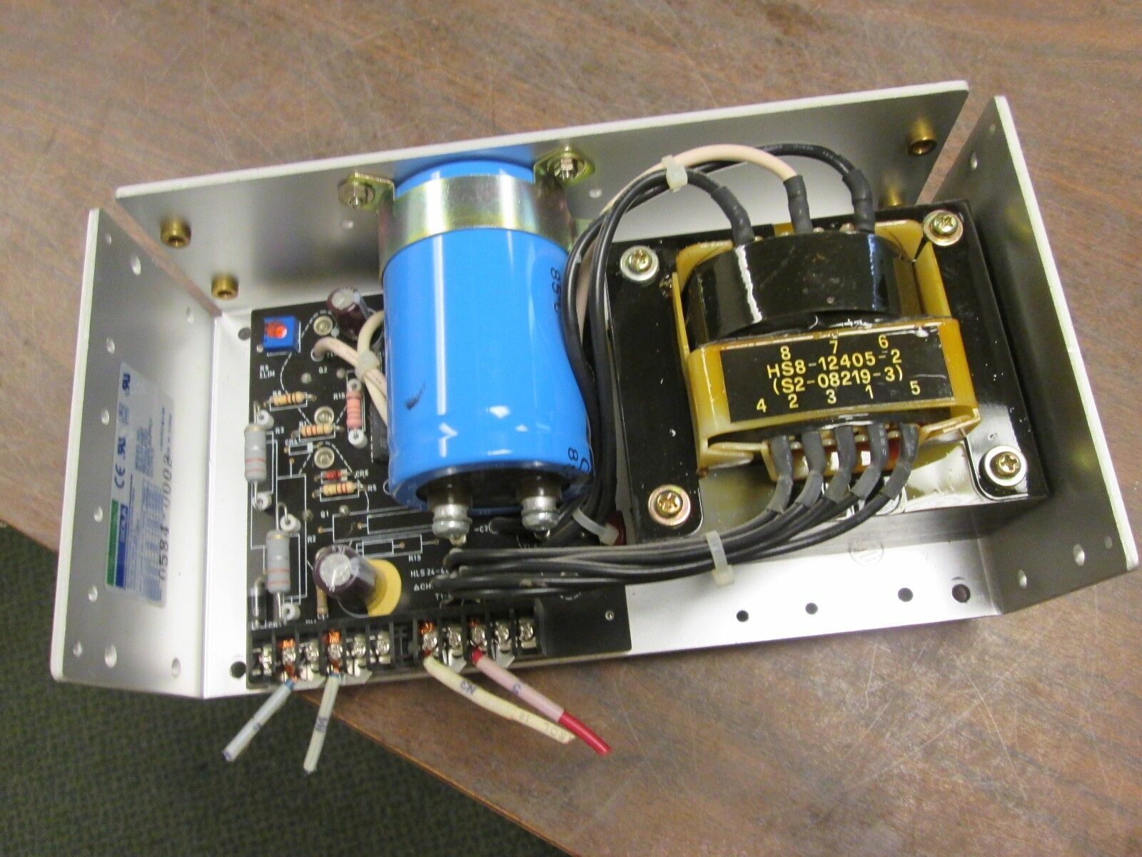 Sola Regulated Power Supply SLS-24-048T 24VDC @ 4.8A Used