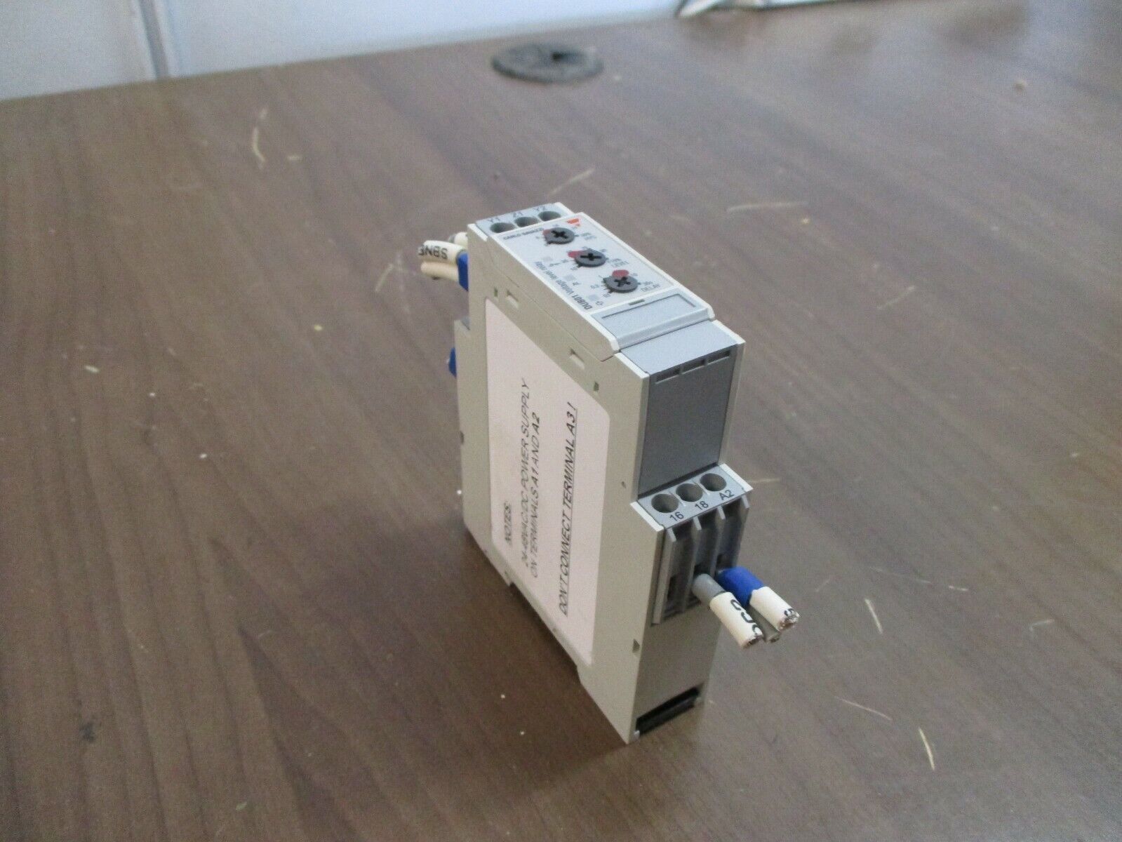Carlo Gavazzi Voltage Level Relay DUB01CD48500V 24/48V AC/DC Used