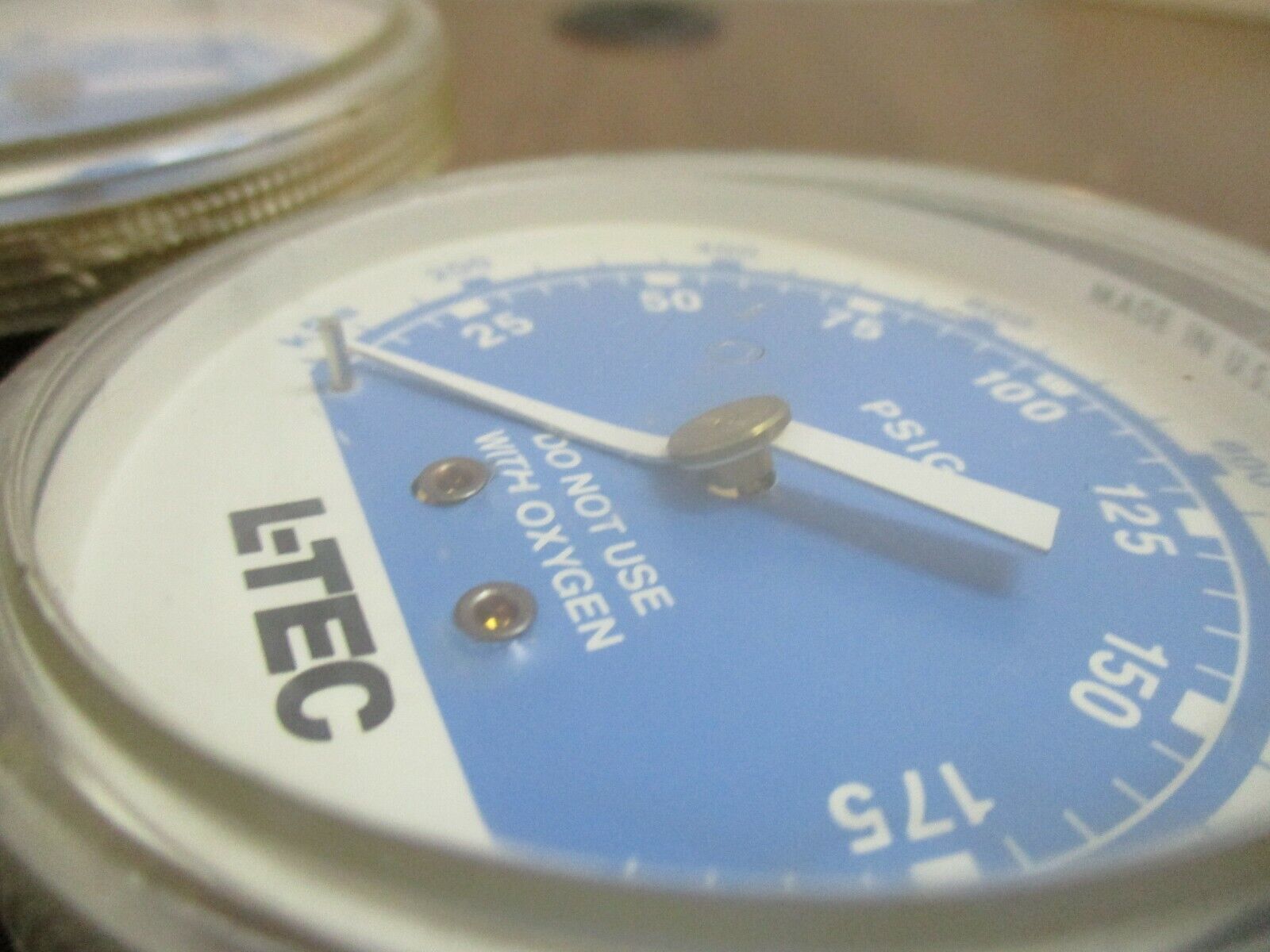 L-Tech 9002 Trimline Inert Gas Regulator R-77 150-580 Used