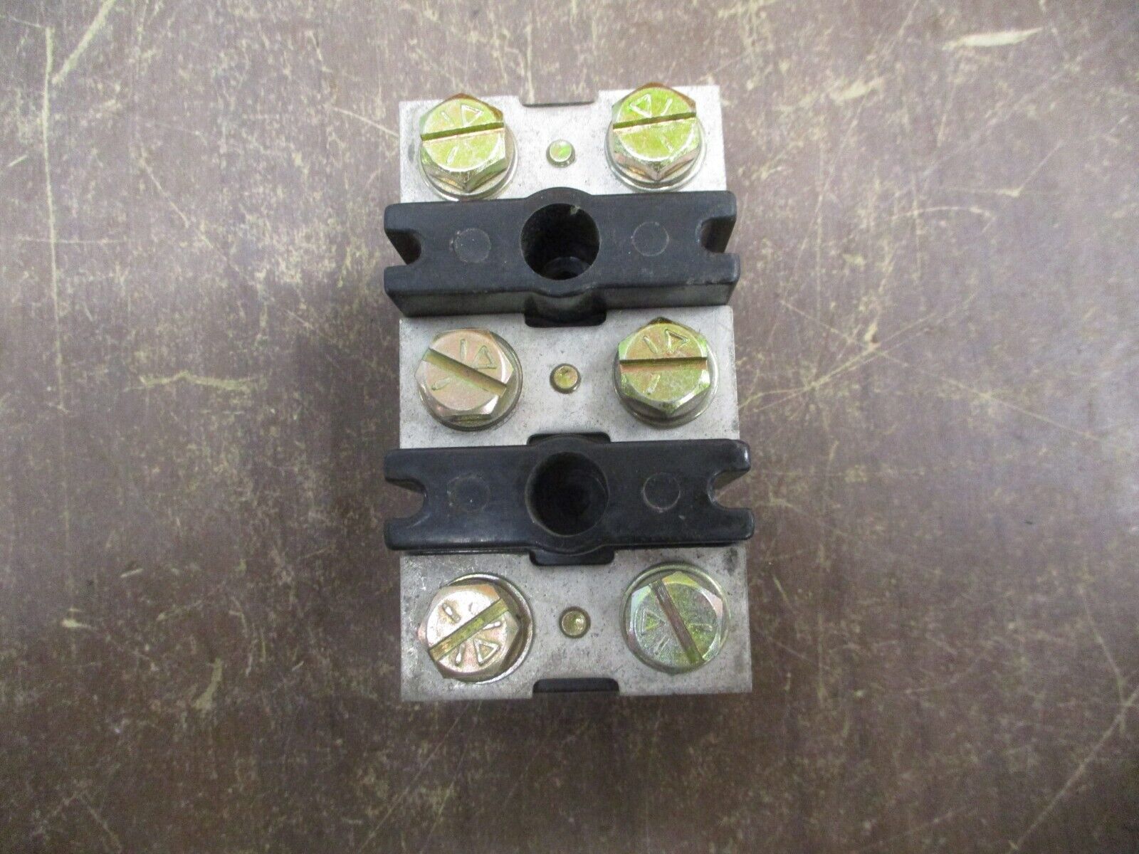 GE Terminal Block 8690261G7 150A 600V CR2960SY139C3D *Chipped Base* Used