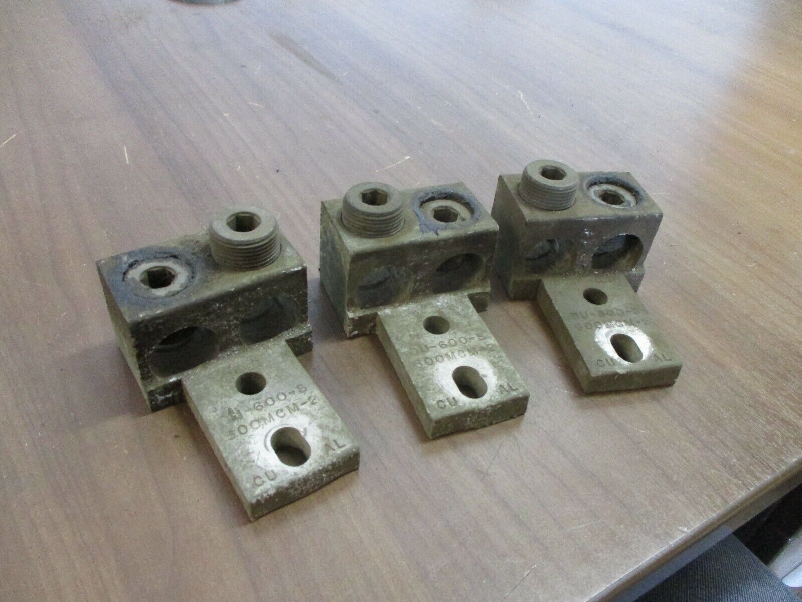 DCC Mechanical Lug DU-600-S 600MCM-2 *Lot of 3* Used